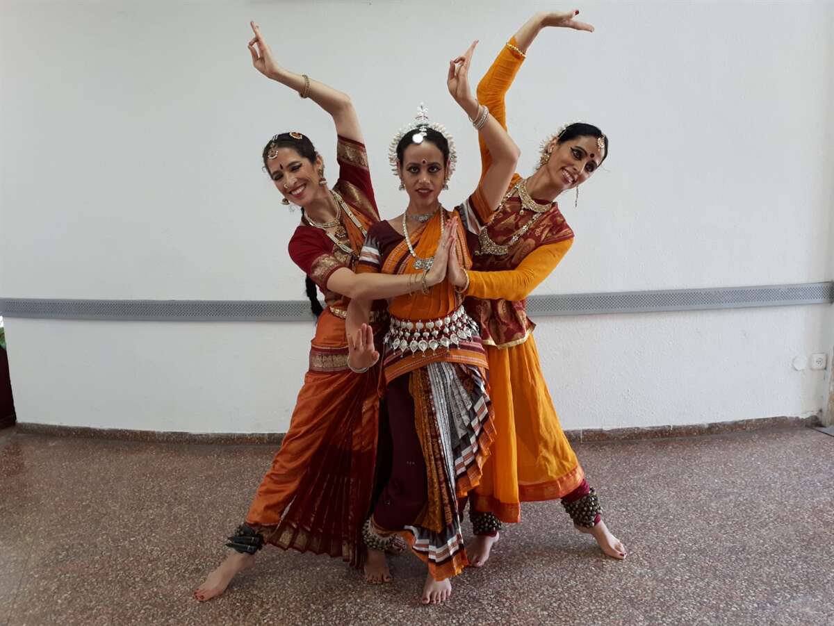 טריקודים - טריו ריקודים הודי קלאסי