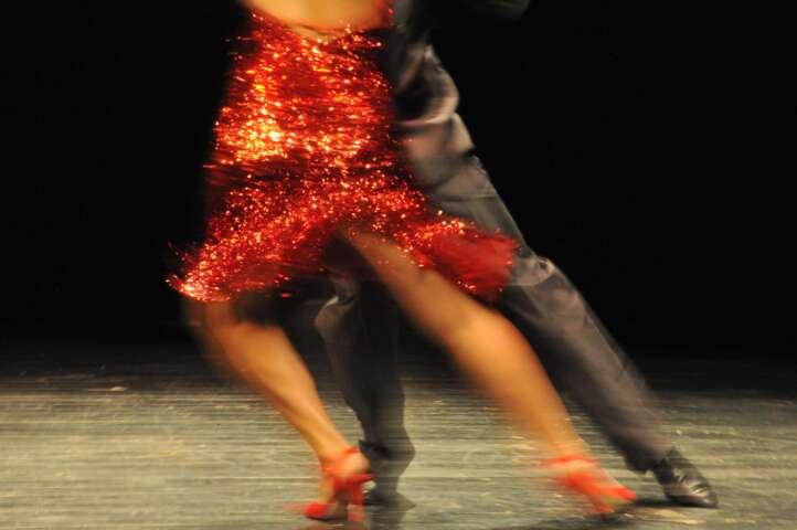 רוקדים עם נגנים - חגיגה לטינית