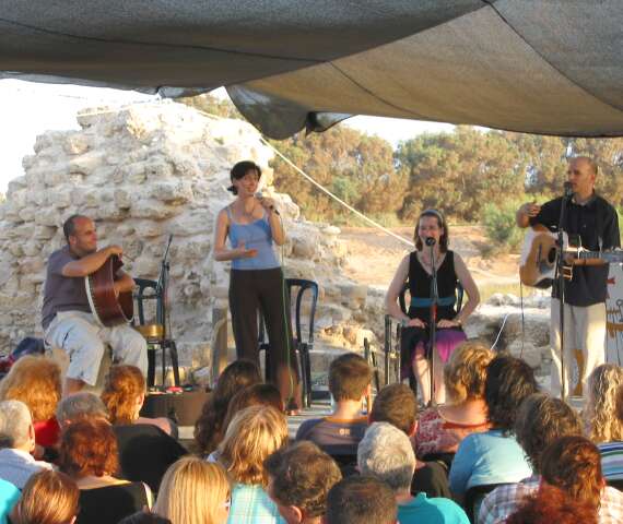 דנה הלוי-כץ, פיתוח קול וטיפול קולי באזור חיפה