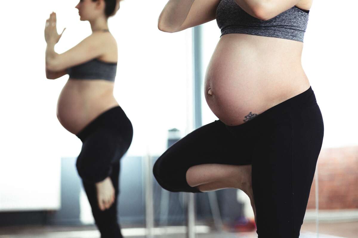 שיעורי יוגה לנשים בהיריון והכנה ללידה